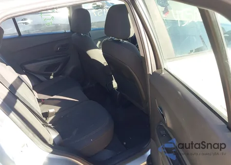 2017 Chevrolet Trax Ls z USA, uszkodzony, nr VIN KL7CJKSB2HB229698